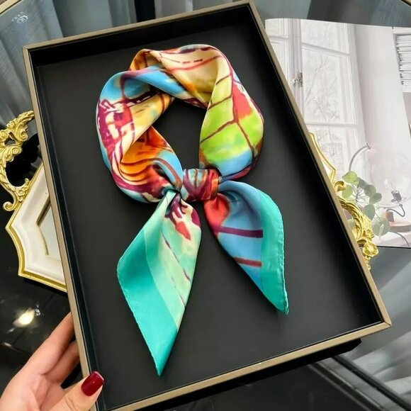 NWT - Elegant Women's Printed Square Scarf (SKU 0236) - Picture 3 of 3